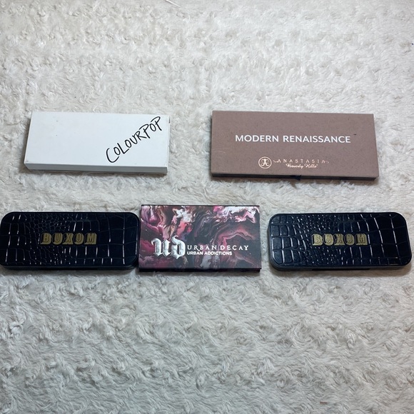 Random eyeshadow pallets - Picture 2 of 12